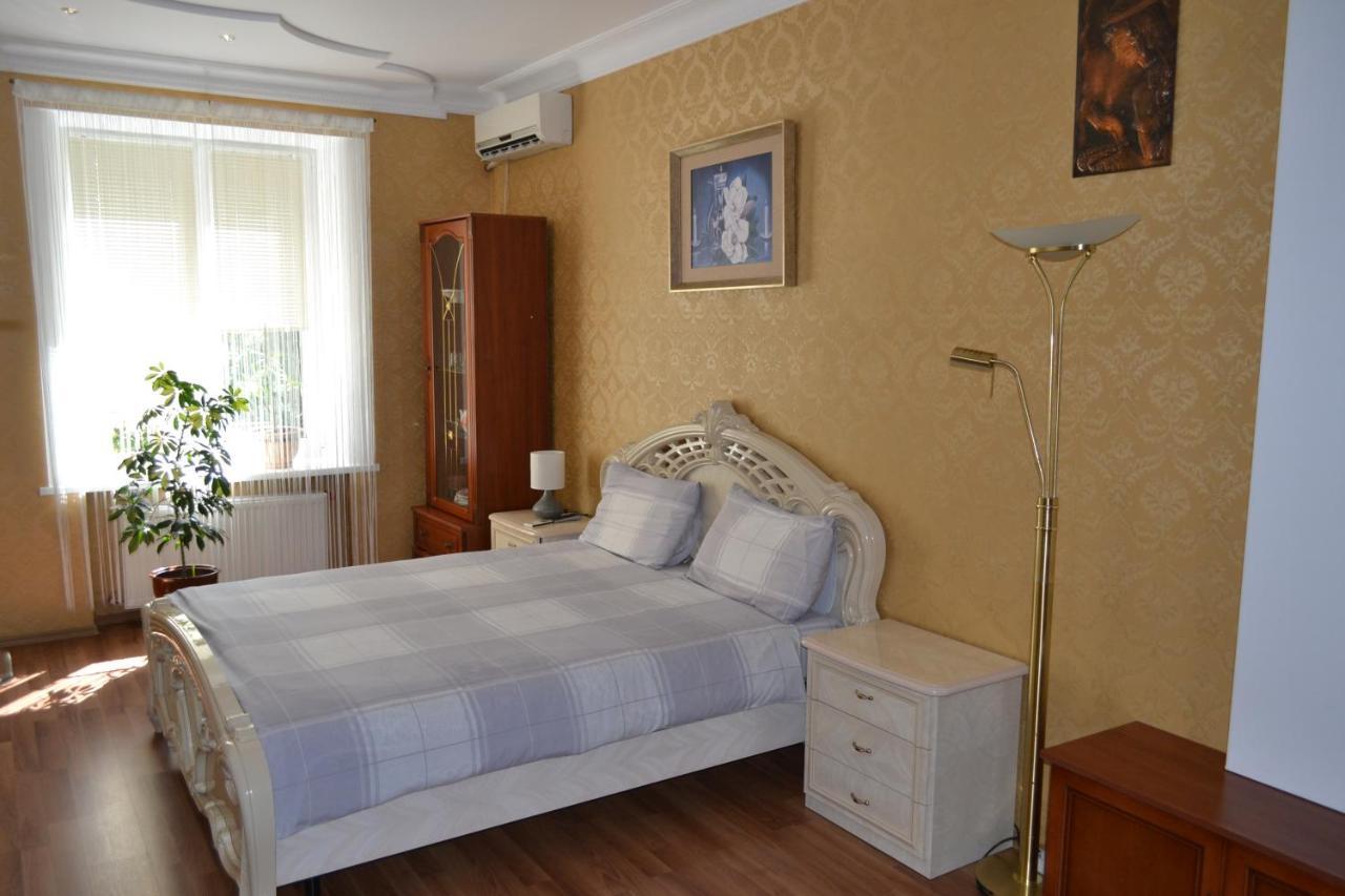 Executive Suite In The Centre Тернопил Екстериор снимка