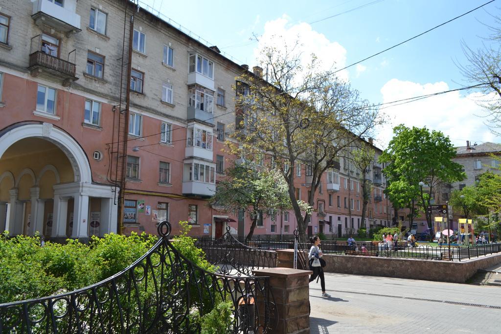 Executive Suite In The Centre Тернопил Екстериор снимка